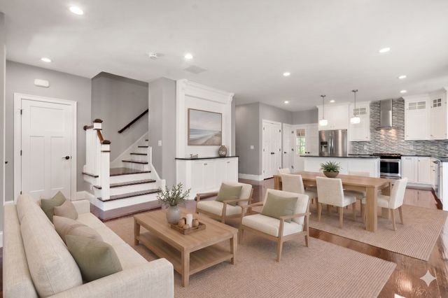 13 Boydes Xing, Norfolk, MA 02056