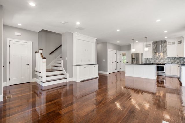 13 Boydes Xing, Norfolk, MA 02056