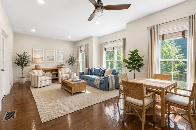 13 Boydes Xing, Norfolk, MA 02056