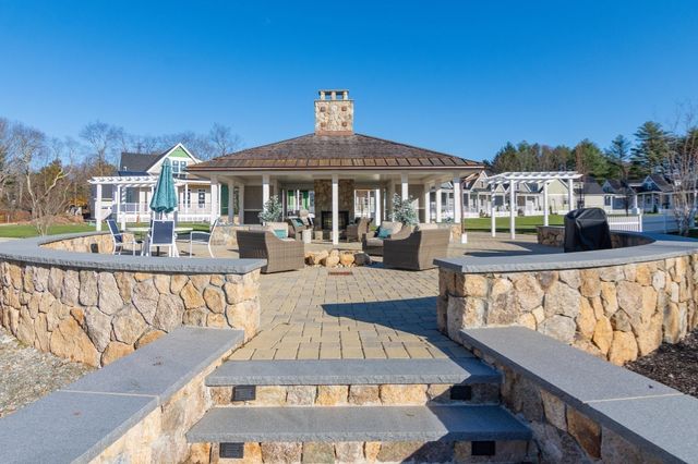 13 Boydes Xing, Norfolk, MA 02056