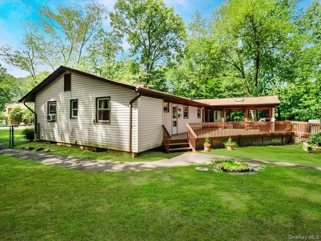 61 Rolling Ridge Road, New City, NY 10956