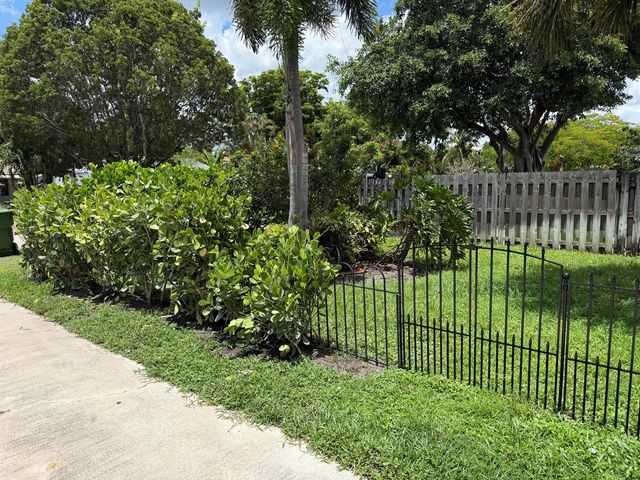 1436 NE 2ND Avenue 1, Fort Lauderdale, FL 33304