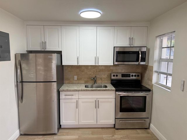 1436 NE 2ND Avenue 1, Fort Lauderdale, FL 33304