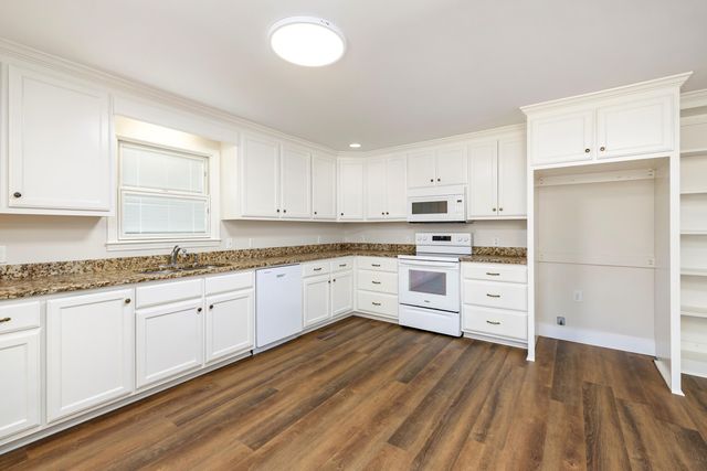 905 Perry Boulevard, Sumter, SC 29154