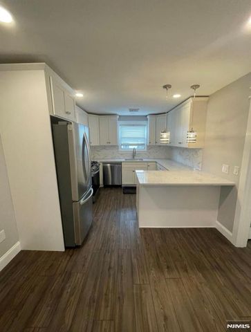 256 Coolidge Avenue B, Fort Lee, NJ 07024