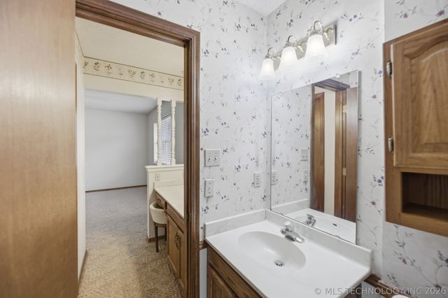 3207 S Skylane Drive, Sand Springs, OK 74063
