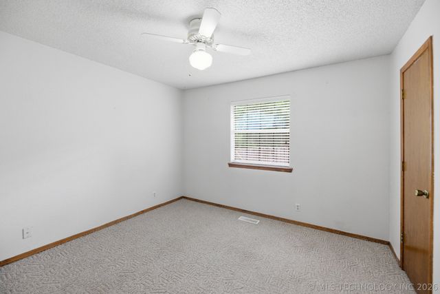 3207 S Skylane Drive, Sand Springs, OK 74063