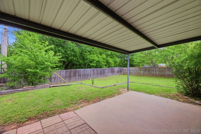 3207 S Skylane Drive, Sand Springs, OK 74063
