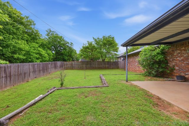3207 S Skylane Drive, Sand Springs, OK 74063