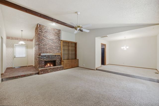 3207 S Skylane Drive, Sand Springs, OK 74063