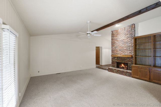 3207 S Skylane Drive, Sand Springs, OK 74063