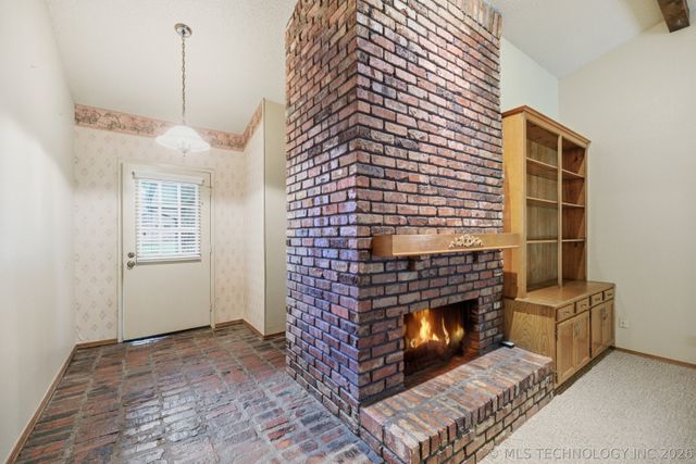 3207 S Skylane Drive, Sand Springs, OK 74063