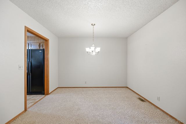 3207 S Skylane Drive, Sand Springs, OK 74063