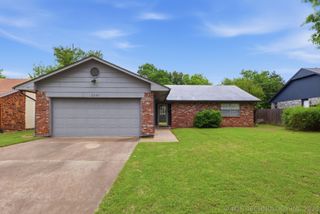 3207 S Skylane Drive, Sand Springs, OK 74063