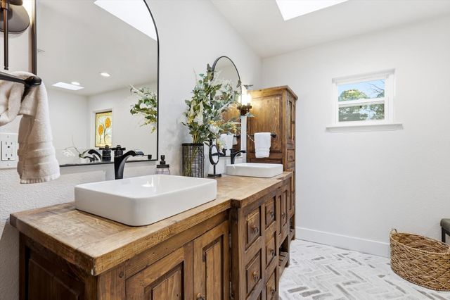 6 Horseshoe Drive, Highland Village, TX 75077