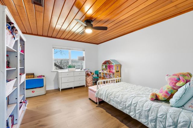 6 Horseshoe Drive, Highland Village, TX 75077