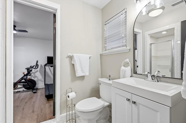 6 Horseshoe Drive, Highland Village, TX 75077