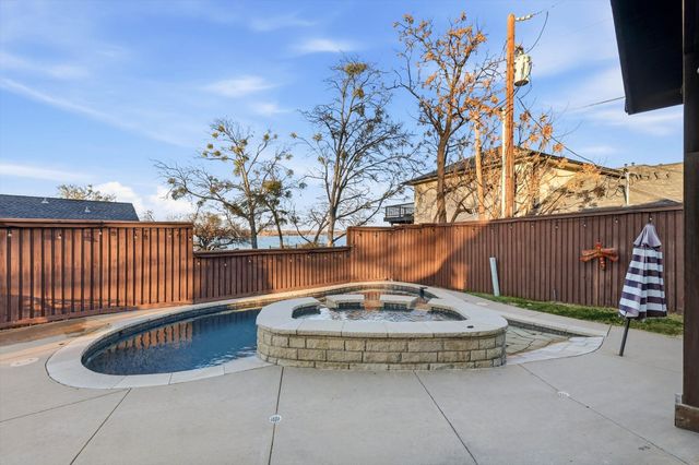 6 Horseshoe Drive, Highland Village, TX 75077