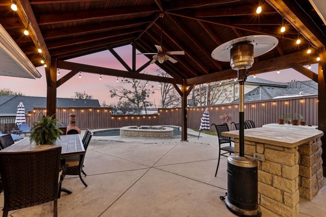 6 Horseshoe Drive, Highland Village, TX 75077