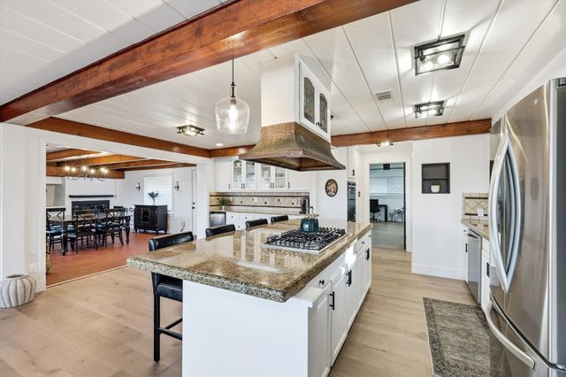 6 Horseshoe Drive, Highland Village, TX 75077