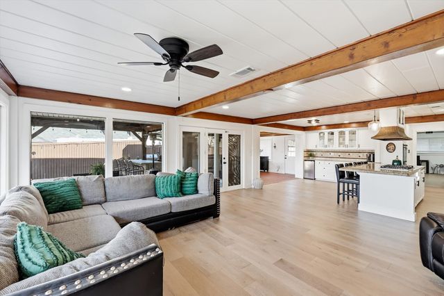 6 Horseshoe Drive, Highland Village, TX 75077