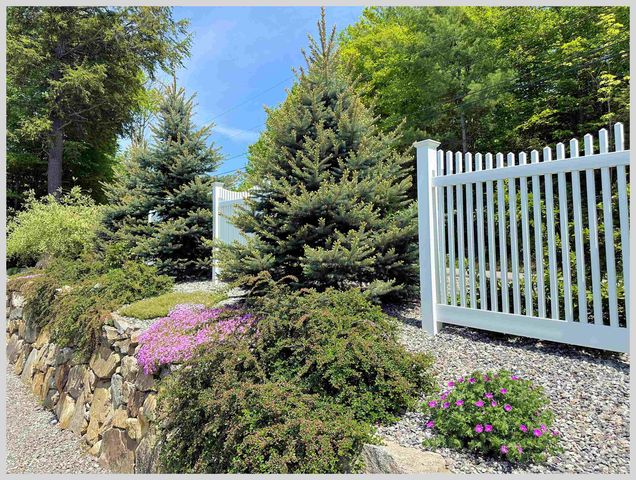 61 Ledgeside Lane, Plymouth, NH 03264