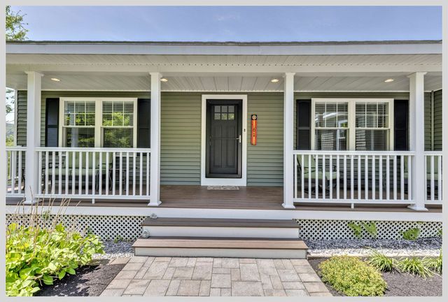 61 Ledgeside Lane, Plymouth, NH 03264