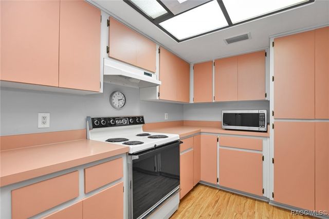 30 Golfview Court, Homosassa, FL 34446