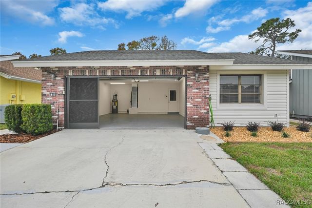 30 Golfview Court, Homosassa, FL 34446