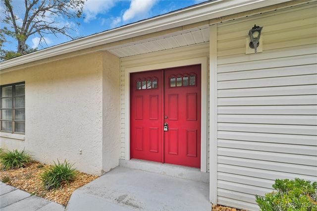 30 Golfview Court, Homosassa, FL 34446