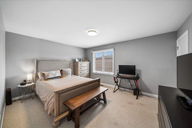 6829 W 64th Place, Chicago, IL 60638