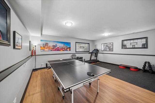 6829 W 64th Place, Chicago, IL 60638