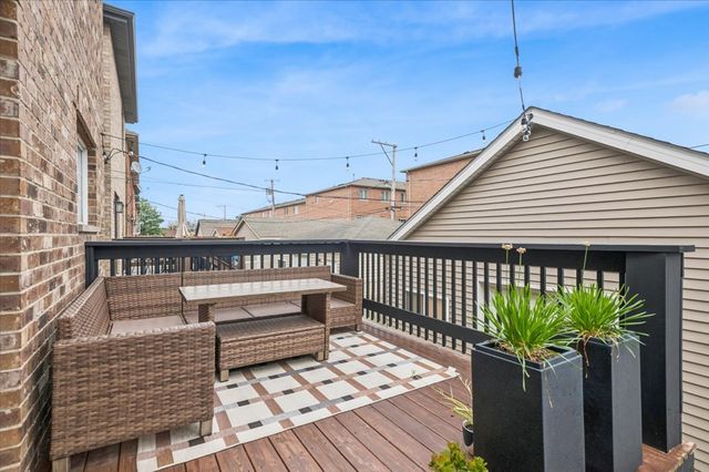 6829 W 64th Place, Chicago, IL 60638