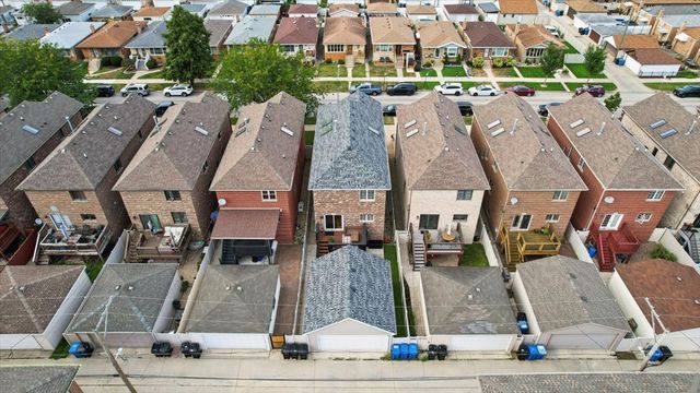 6829 W 64th Place, Chicago, IL 60638