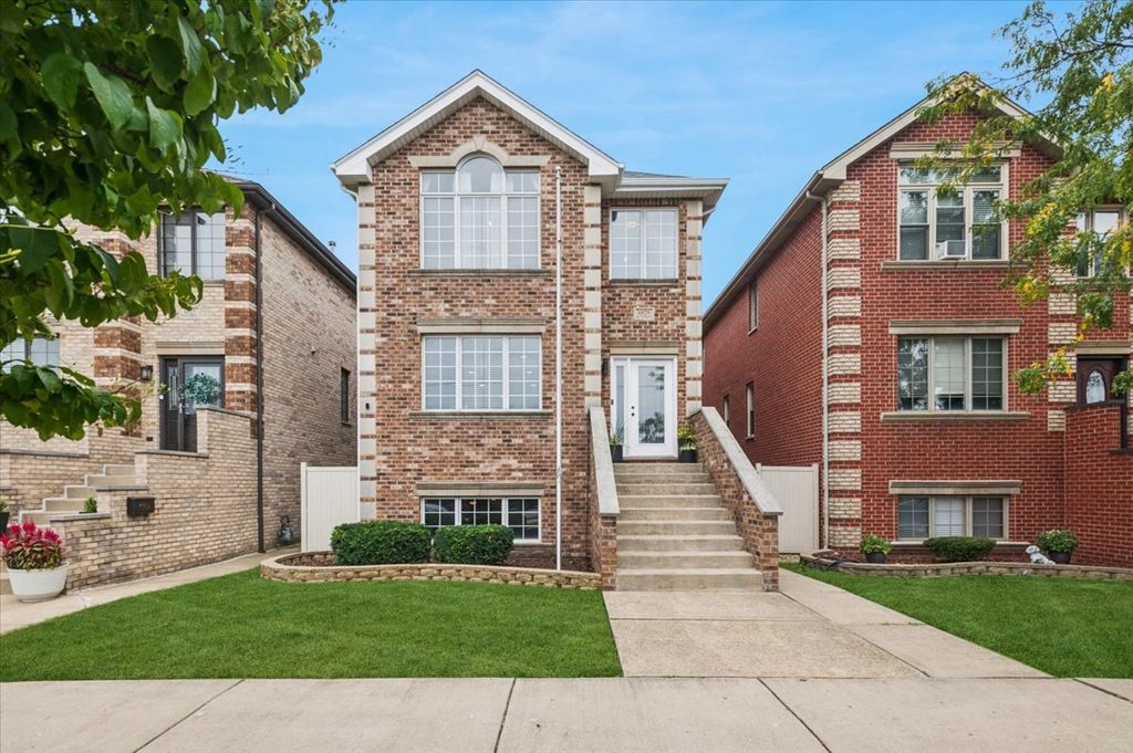 6829 W 64th Place, Chicago, IL 60638