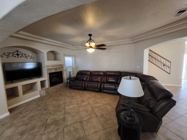 9933 Cardinal Street NW, Albuquerque, NM 87114