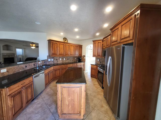 9933 Cardinal Street NW, Albuquerque, NM 87114