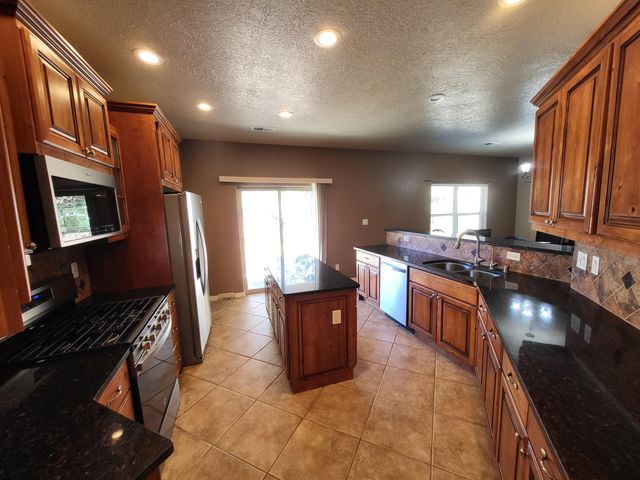 9933 Cardinal Street NW, Albuquerque, NM 87114