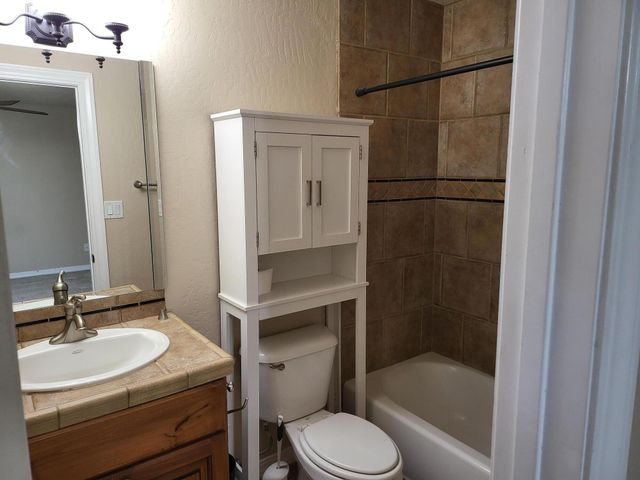 9933 Cardinal Street NW, Albuquerque, NM 87114