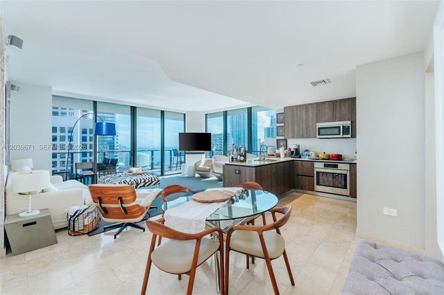 68 SE 6th St 2601, Miami, FL 33131