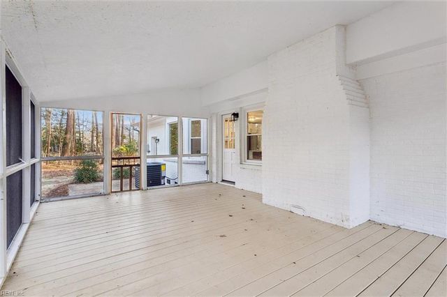 204 Weston RD, Yorktown, VA 23692