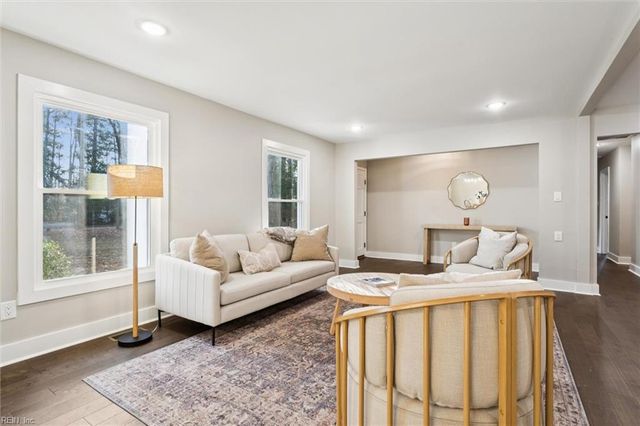 204 Weston RD, Yorktown, VA 23692