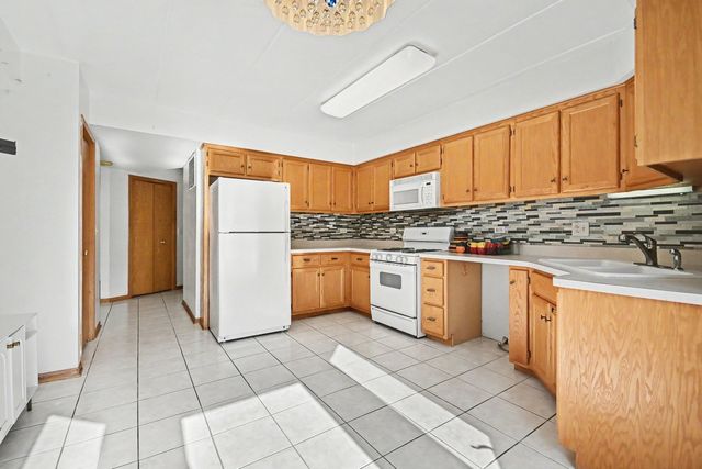 8650 Laporte Avenue 1B, Burbank, IL 60459