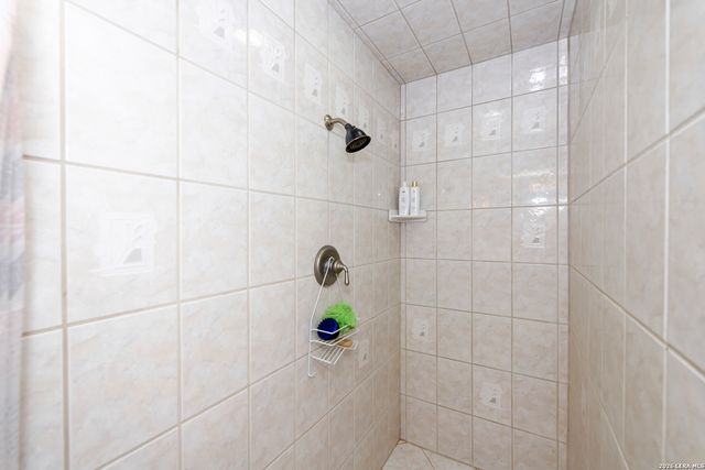 8702 Collingwood, Universal City, TX 78148
