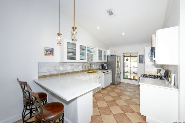 8702 Collingwood, Universal City, TX 78148