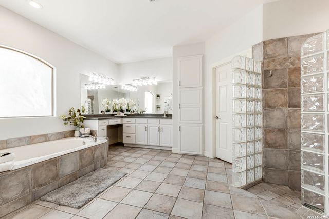 14014 BLUFF MANOR DR, San Antonio, TX 78216