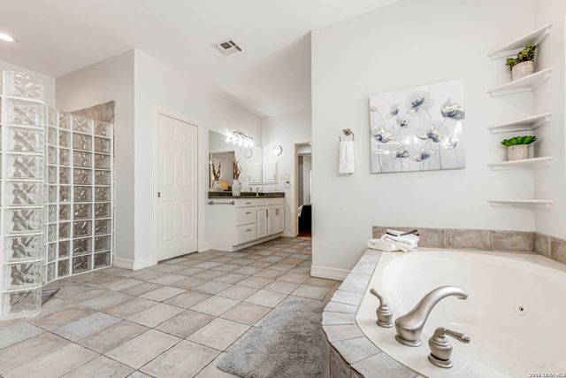 14014 BLUFF MANOR DR, San Antonio, TX 78216