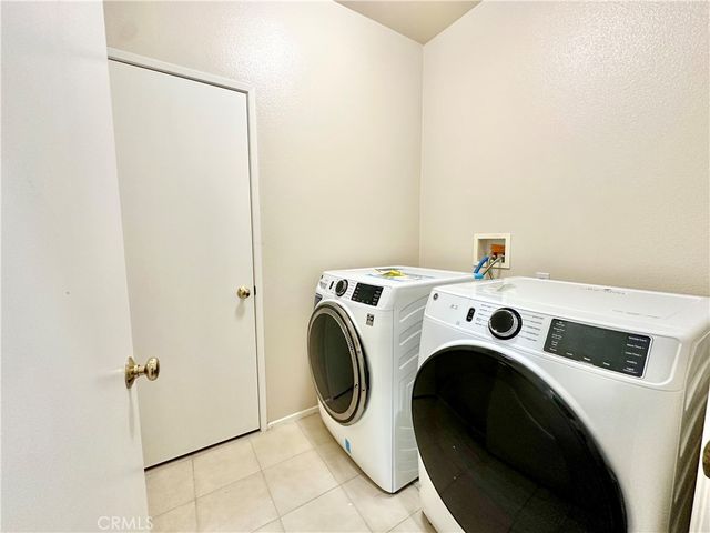 4680 Trailmore Court, Riverside, CA 92505