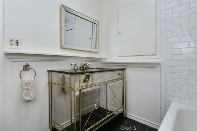 13902 Calvert Street, Valley Glen, CA 91401