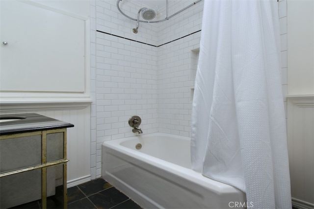 13902 Calvert Street, Valley Glen, CA 91401